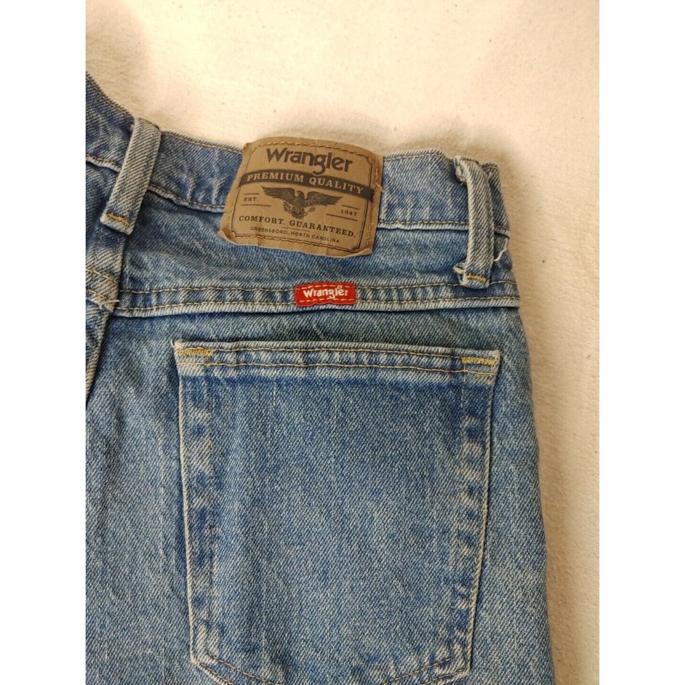 Wrangler Ladies Straight Leg /Mid Rise Medium Wash- Relax Jean‎ Size 29x30 A56